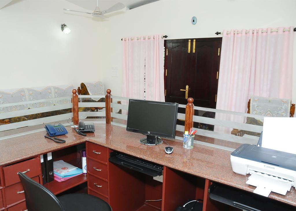 Greenfield Inn Thiruvananthapuram Extérieur photo