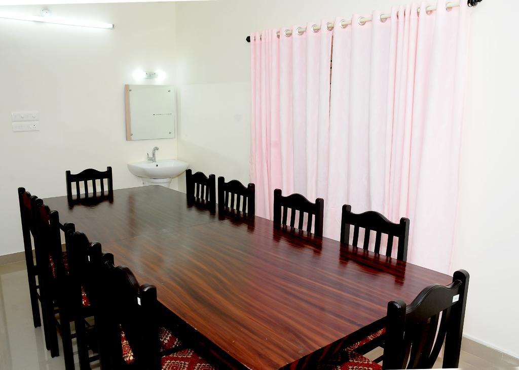 Greenfield Inn Thiruvananthapuram Extérieur photo
